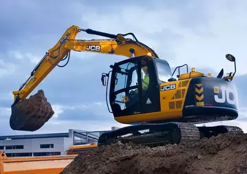 668d28cd-escavadeira-13t-jcb-js130lc